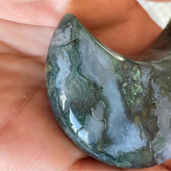 Moss Agate Moon Crystal - Picture 10 of 11
